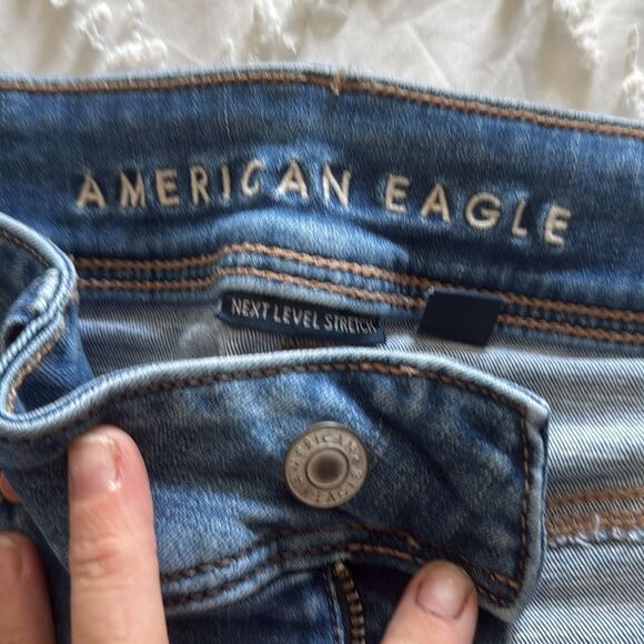 American Eagle JEANS ~ Next Level Stretch ~ size 10 SHORT ~ BOOT KICK - Picture 3 of 6